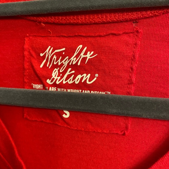 Atlanta Braves V-Neck T-Shirt - Picture 2 of 3